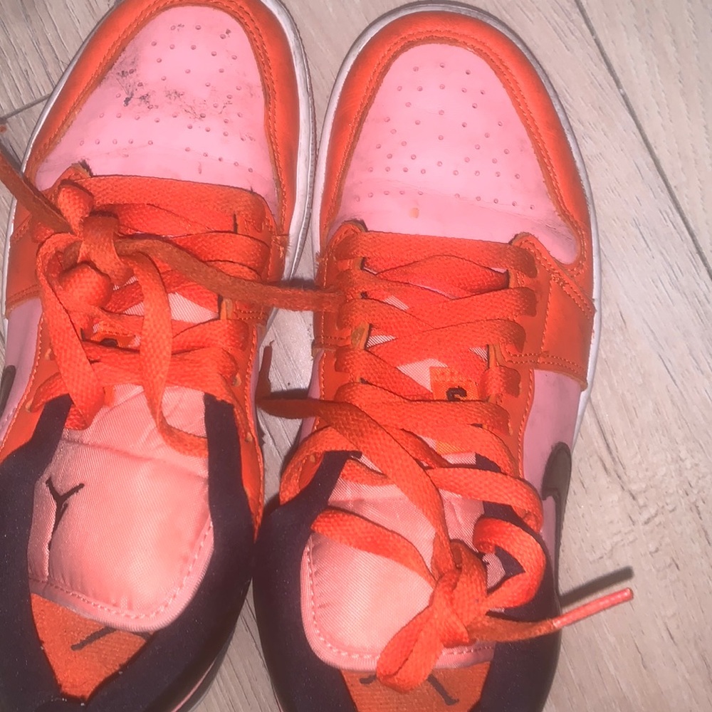 Orange peach Nike